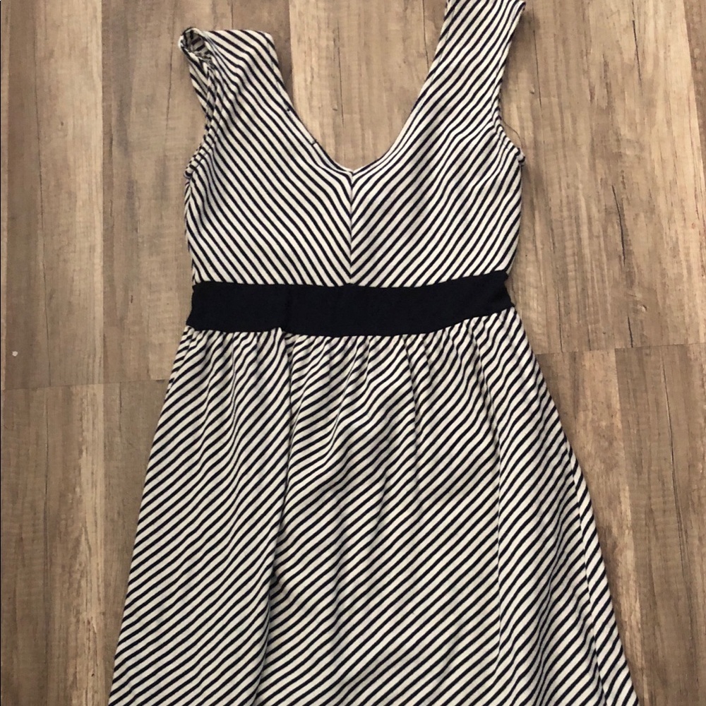 Soprano black and white dress, small